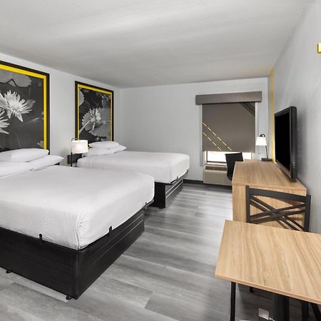 Hotel Super 8 By Wyndham Alexandria La Zewnętrze zdjęcie