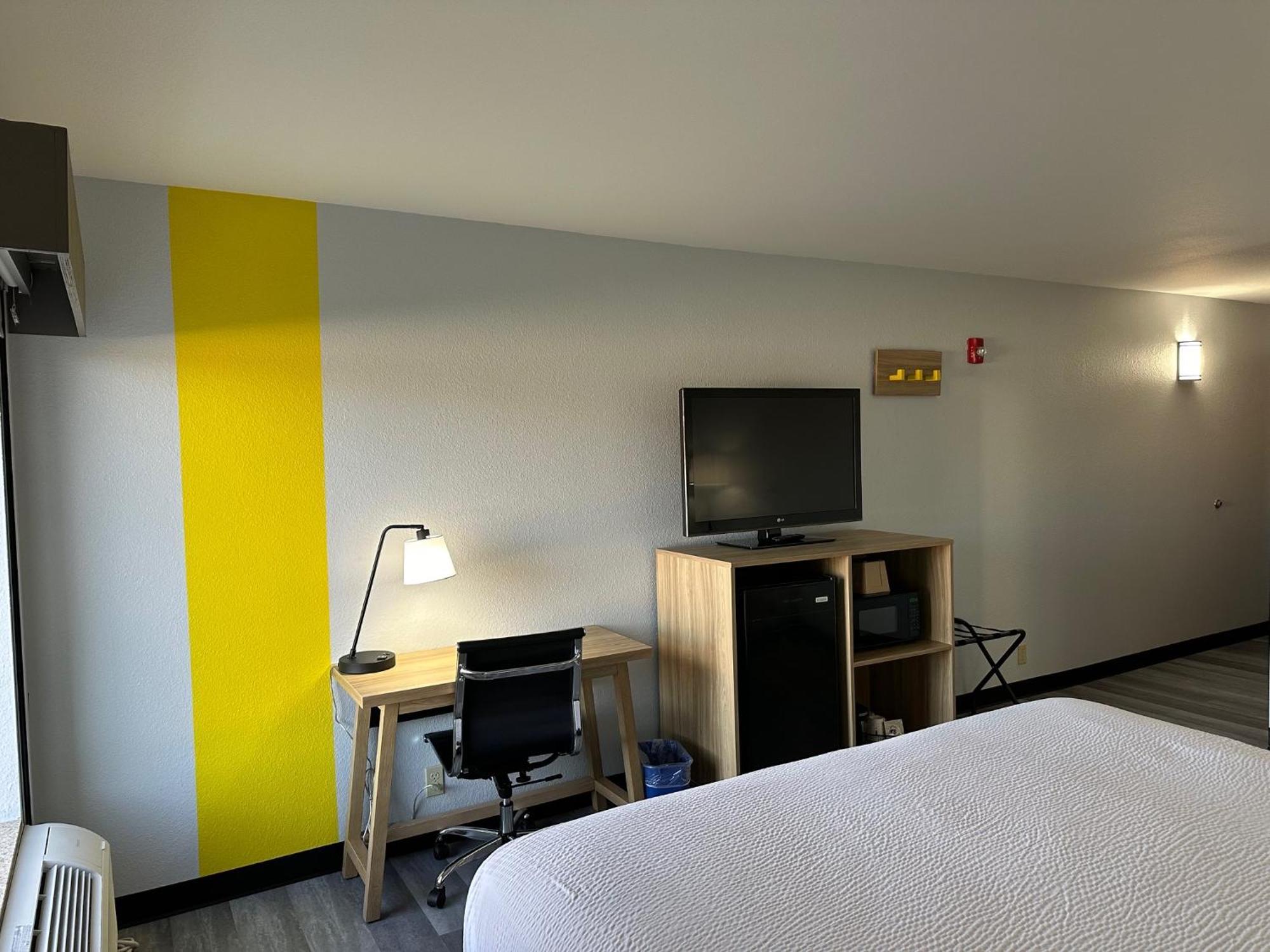 Hotel Super 8 By Wyndham Alexandria La Zewnętrze zdjęcie