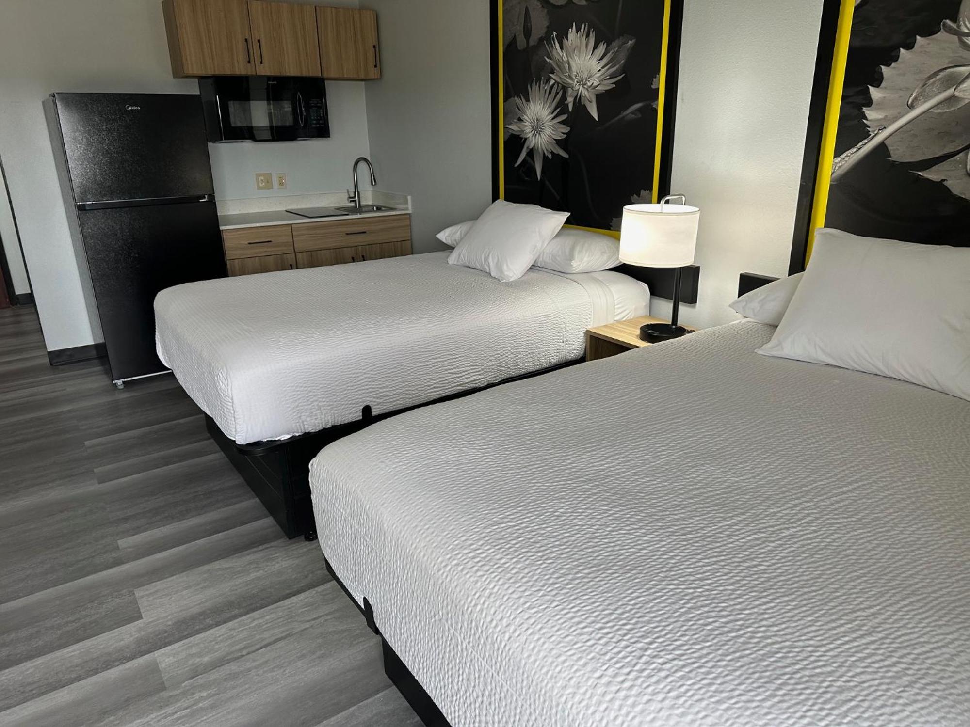 Hotel Super 8 By Wyndham Alexandria La Zewnętrze zdjęcie